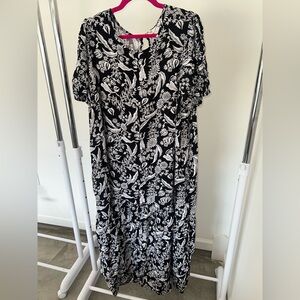 Terra & Sky Black and White Maxi Sundress Size 3x